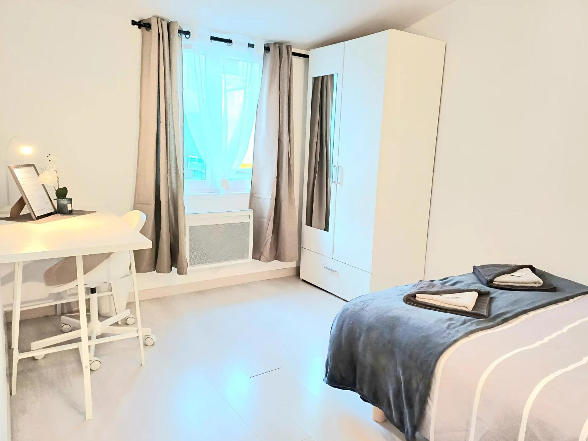 Beauvais - Proche Aeroport - Chambres Privees 외부 사진